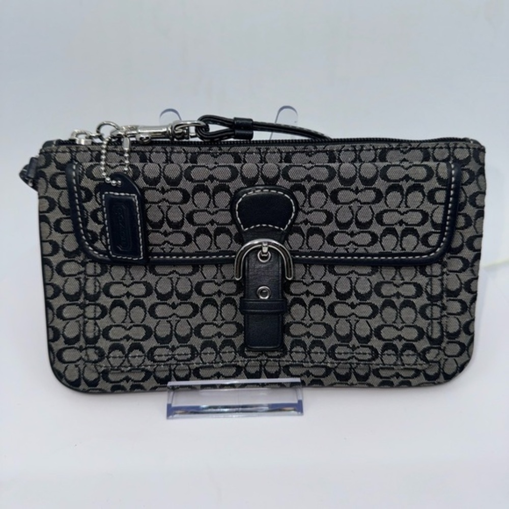 Coach Vintage Soho Black Mini Signature wristlet in EUC